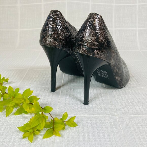 SUZY SHIER Snakeskin High Heels - Picture 11 of 15